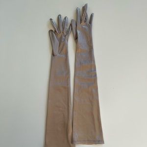 NWOT Cornelia James Hermione satin opera gloves in Champagne 7 1/2